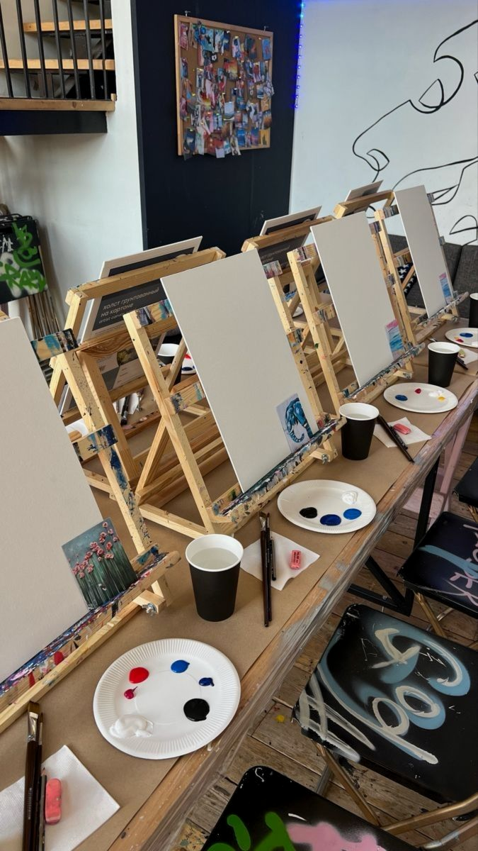 Radošs darba process un maketu skice